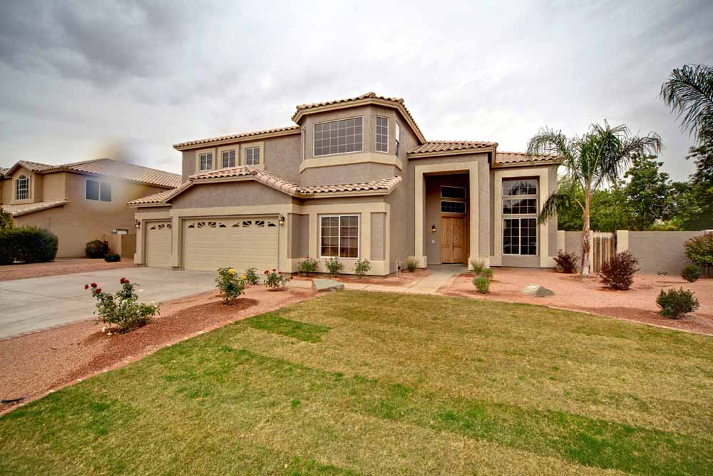 exterior of home for sale in Calabasas, California