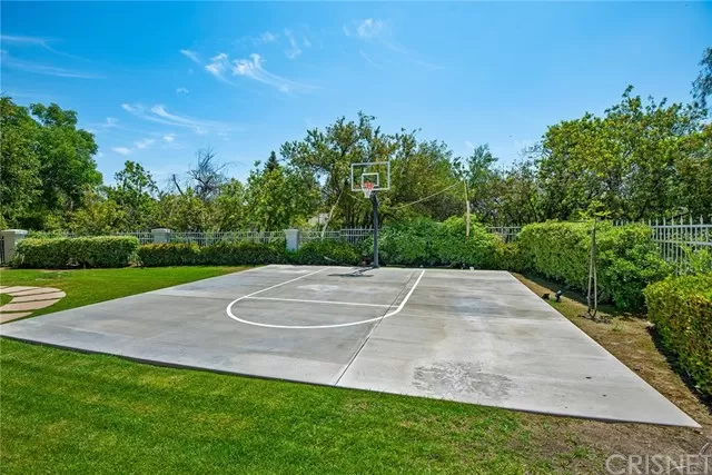 Basketball Court 5403 Wellesley Dr Calabasas, CA 91302